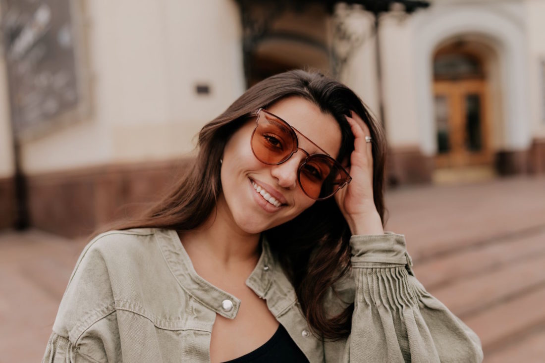 Kolekcja okularów przeciwsłonecznych Prada dla kobiet: stylowe i funkcjonalne modele